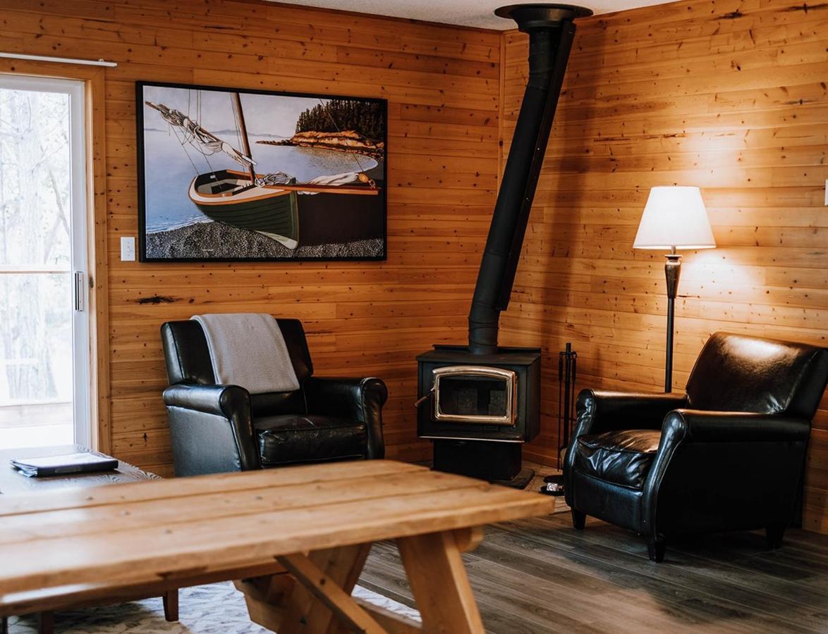 Page'S Resort & Marina Gabriola エクステリア 写真