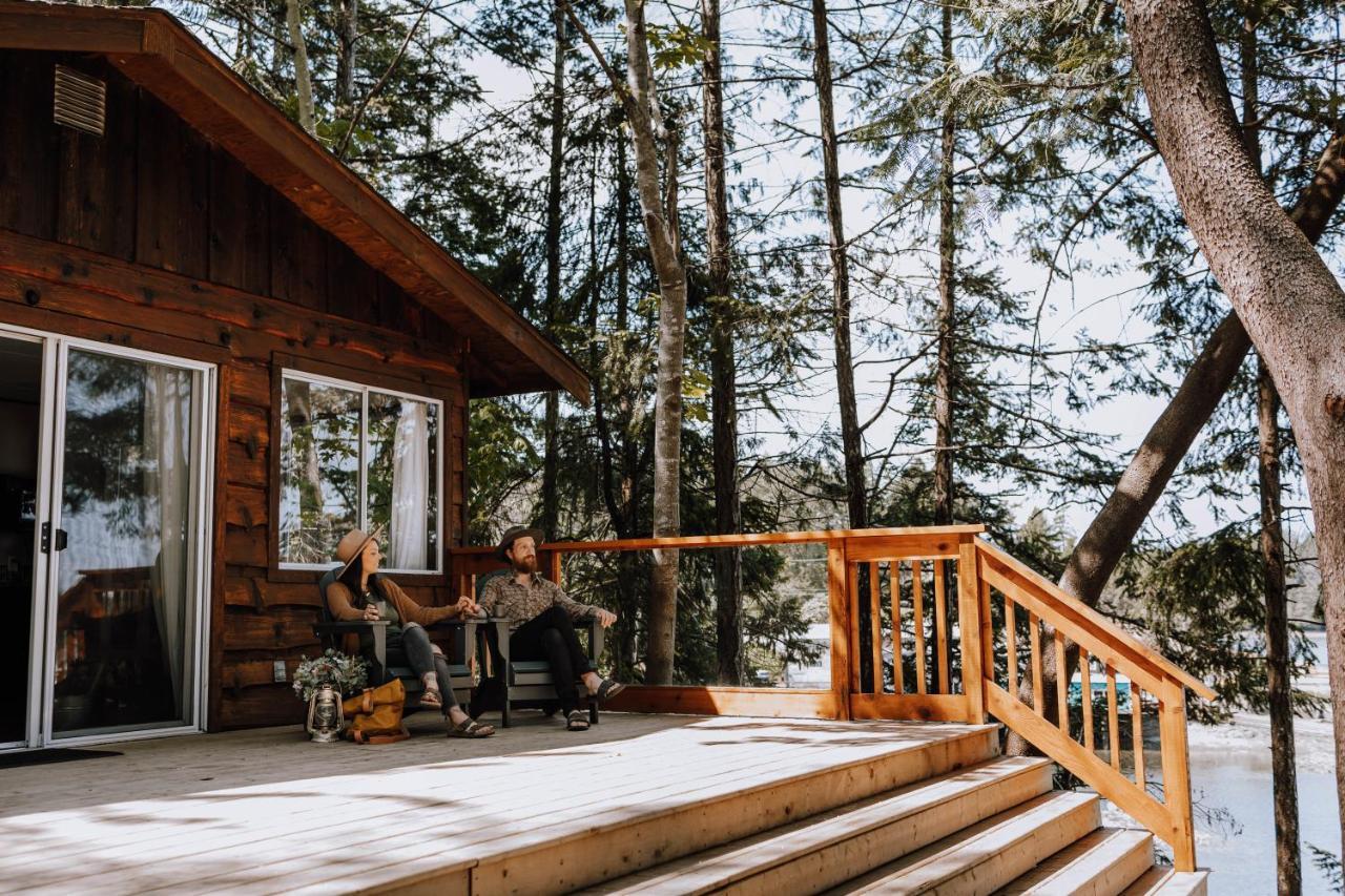 Page'S Resort & Marina Gabriola エクステリア 写真